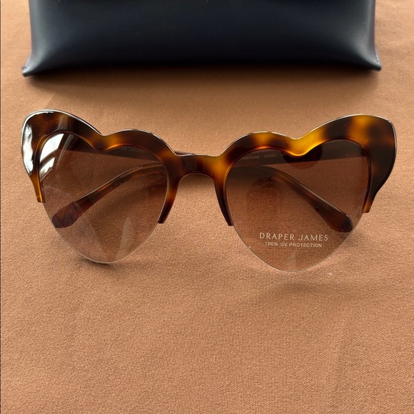 Draper James Brown Heart Sunglasses - Picture 2 of 8